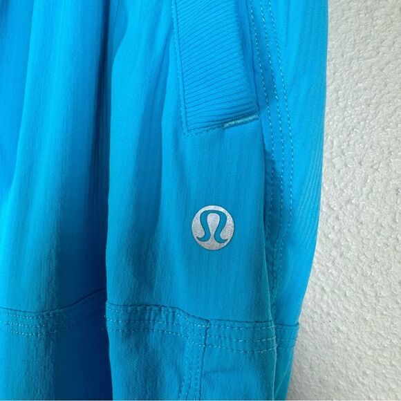 Lululemon Women's Studio Dance Mid Rise Crop Pants Teal Blue LW6601S Size 8 - Picture 4 of 6
